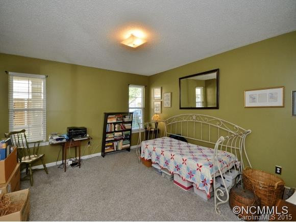 2102 Hyde Park Drive - Photo 11