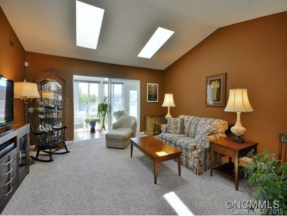 2102 Hyde Park Drive - Photo 3