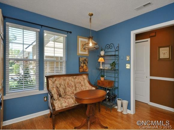 2102 Hyde Park Drive - Photo 6
