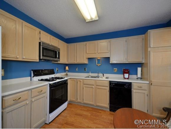 2102 Hyde Park Drive - Photo 7