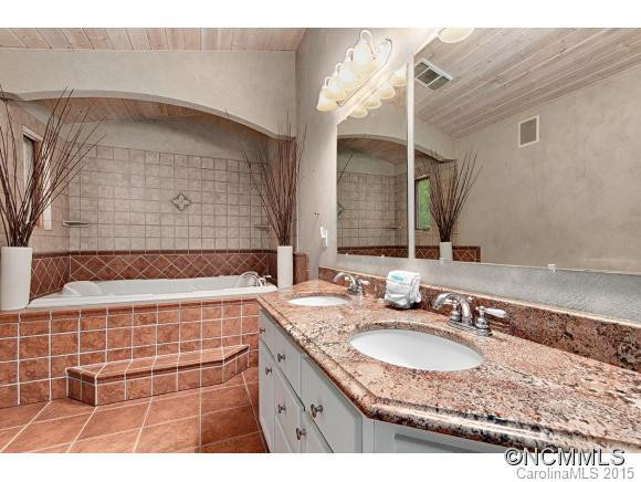 295 Whispering Wind Drive - Photo 18