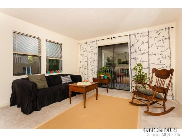 501 Abbey Circle - Photo 3