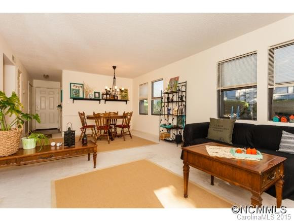 501 Abbey Circle - Photo 4
