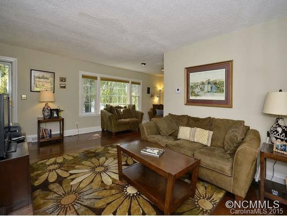 1115 Willow Road - Photo 2