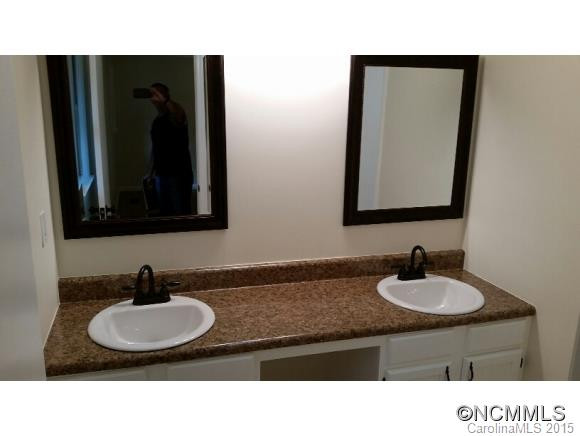 15 Mayfair Place - Photo 8