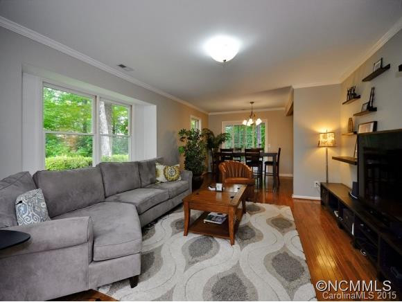 24 Peachtree Lane - Photo 2