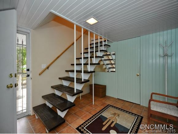 1611 Hebron Road - Photo 2