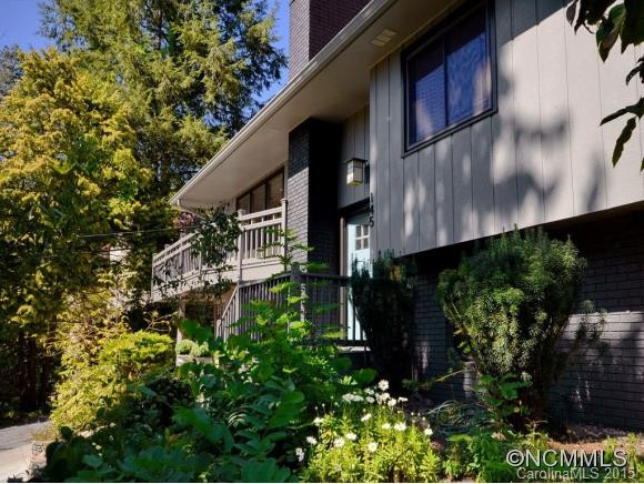 145 Stratford Road - Photo 2