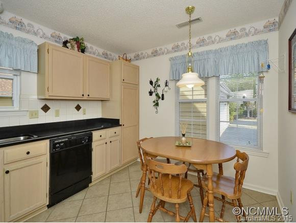 403 Woodlea Court - Photo 7