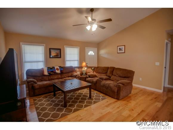 14 Old Chapman Place - Photo 2