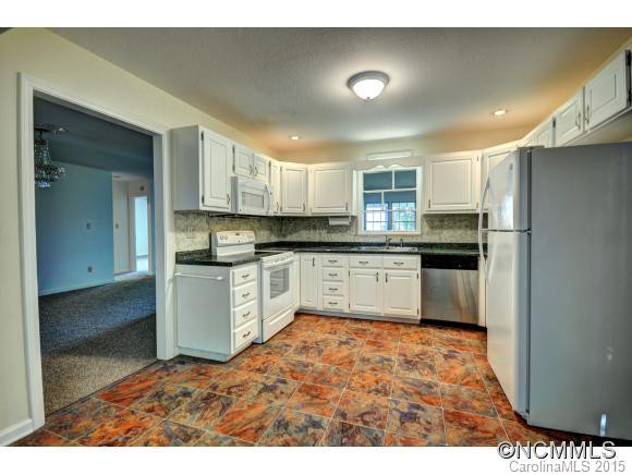 760 Redfield Drive - Photo 6