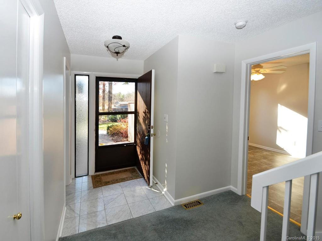 303 Crowfields Drive - Photo 2