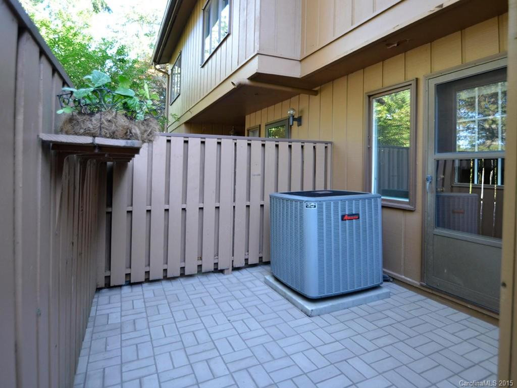 303 Crowfields Drive - Photo 17