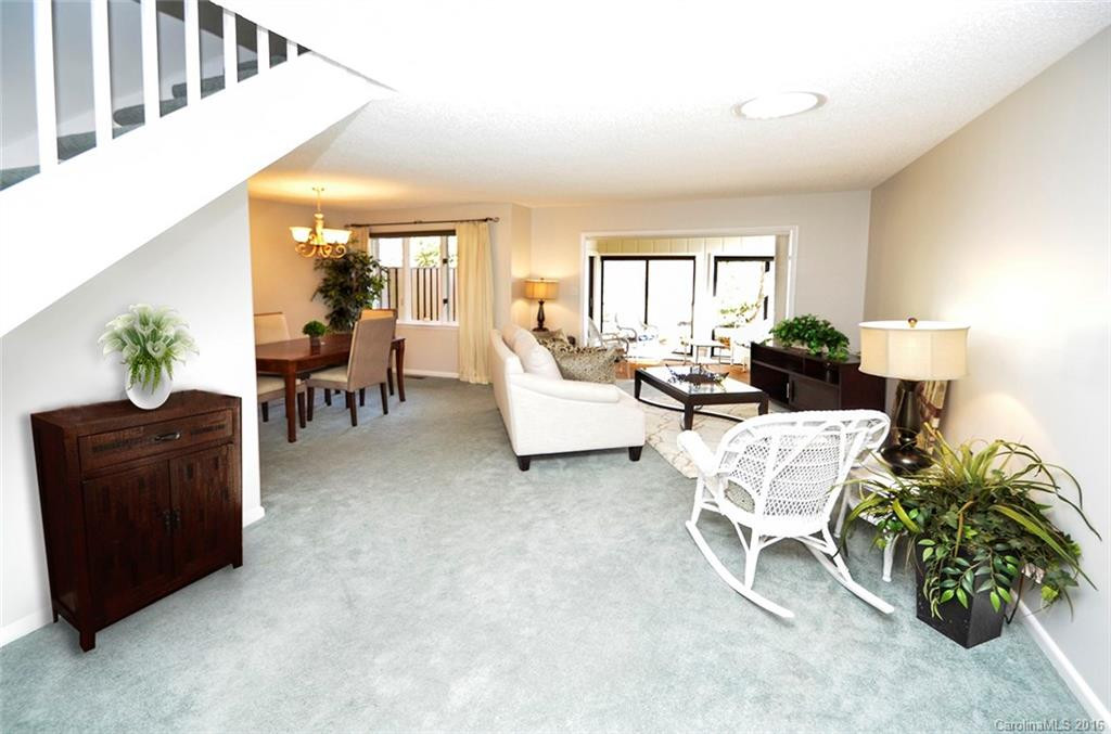 303 Crowfields Drive - Photo 4