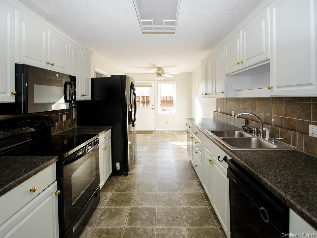 303 Crowfields Drive - Photo 8