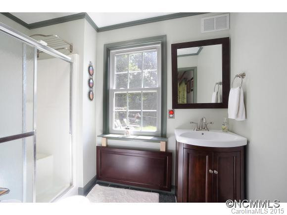 2066 Chinquapin Road - Photo 11