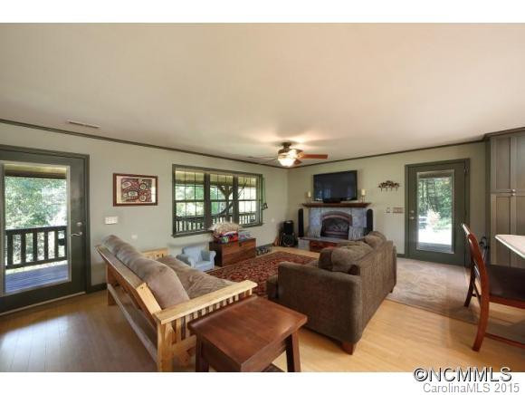 2066 Chinquapin Road - Photo 3