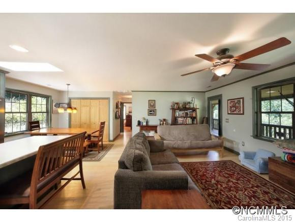 2066 Chinquapin Road - Photo 4