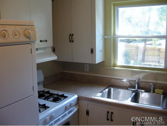556 Oak Hill Court - Photo 6