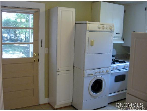 556 Oak Hill Court - Photo 8