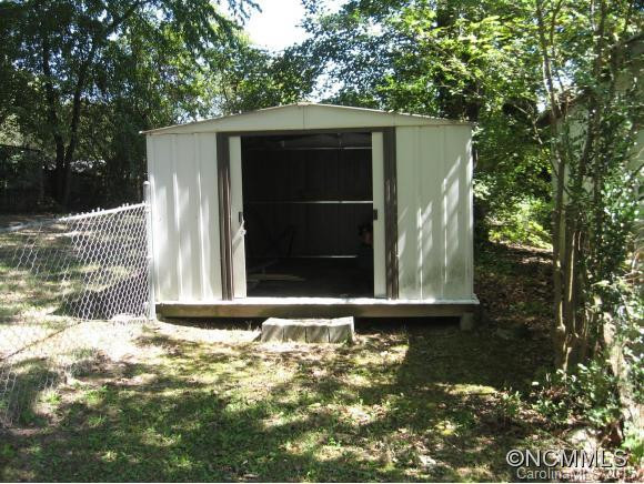 556 Oak Hill Court - Photo 10