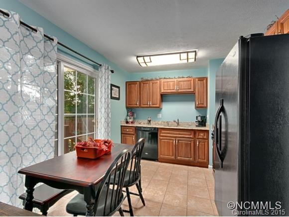 74 Robinson Avenue - Photo 5