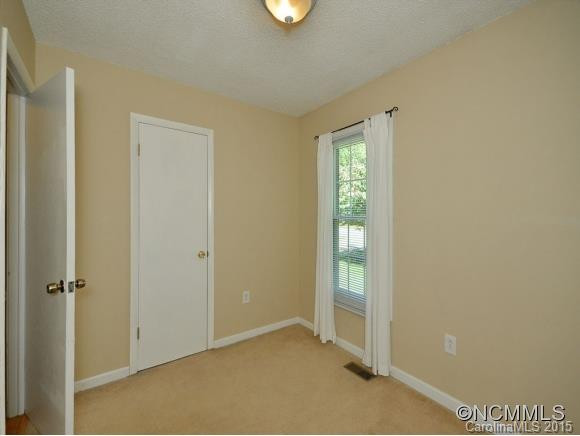 111 Wicklow Drive - Photo 8