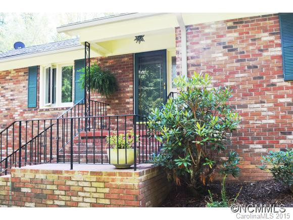 11 Surrey Run - Photo 2