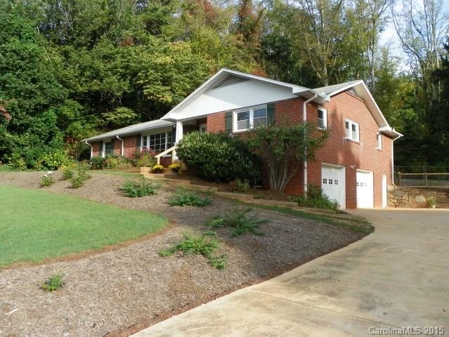 4 Oak Forest Court