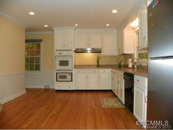 4 Oak Forest Court - Photo 8