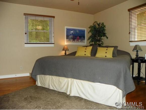4 Oak Forest Court - Photo 10