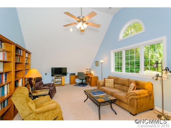 21 Applewood Lane - Photo 15