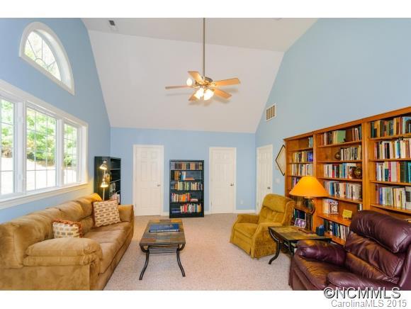 21 Applewood Lane - Photo 16
