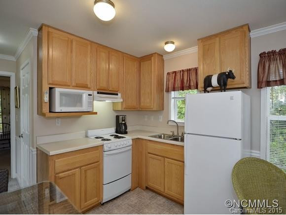 597 Rustic Heights Road - Photo 3
