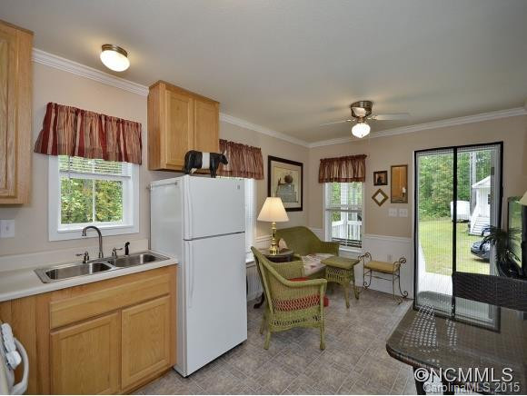 597 Rustic Heights Road - Photo 4