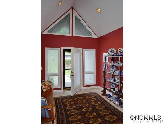 130 Forest View Drive - Photo 2