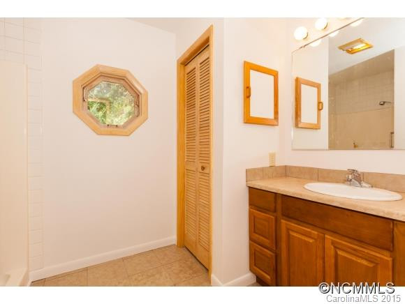 17 Dogwood Terrace - Photo 12