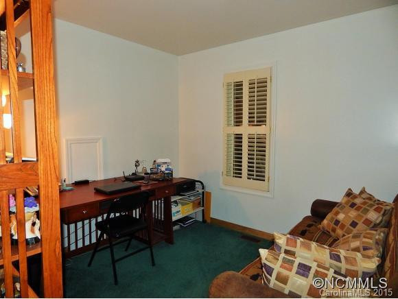 35 Sweet Briar Road - Photo 17