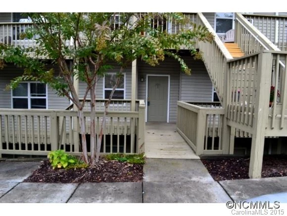 508 Carlyle Way