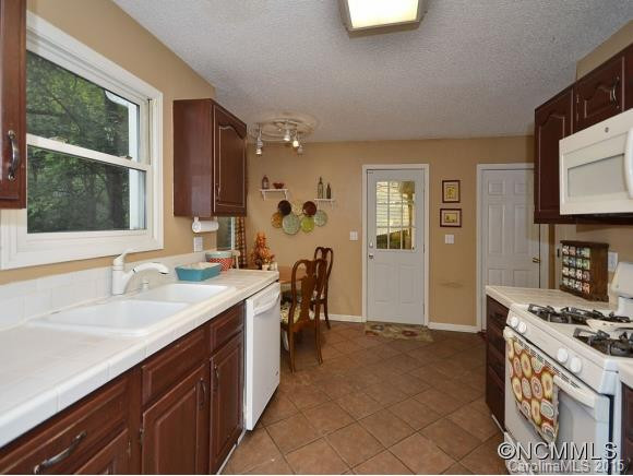 37 Foxberry Drive - Photo 6