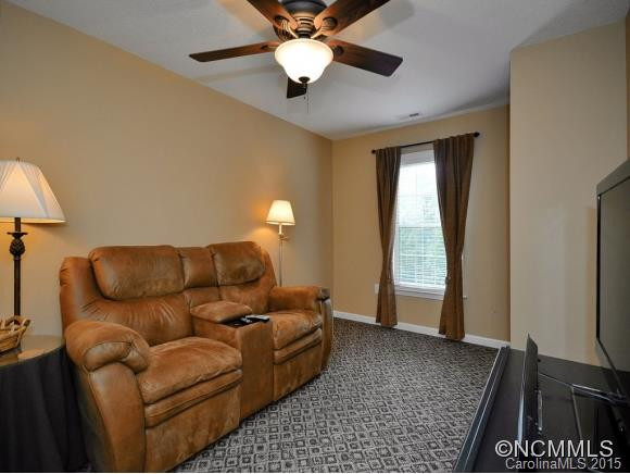 305 Hosta Court - Photo 15