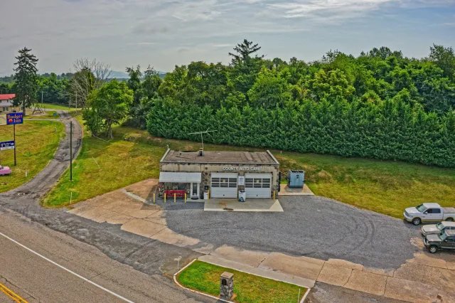 4373 Lee Hwy