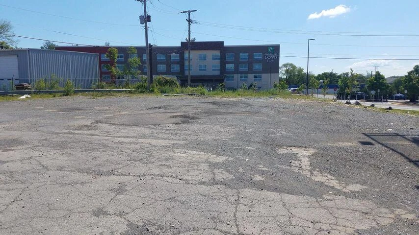 1325 Williamson RD