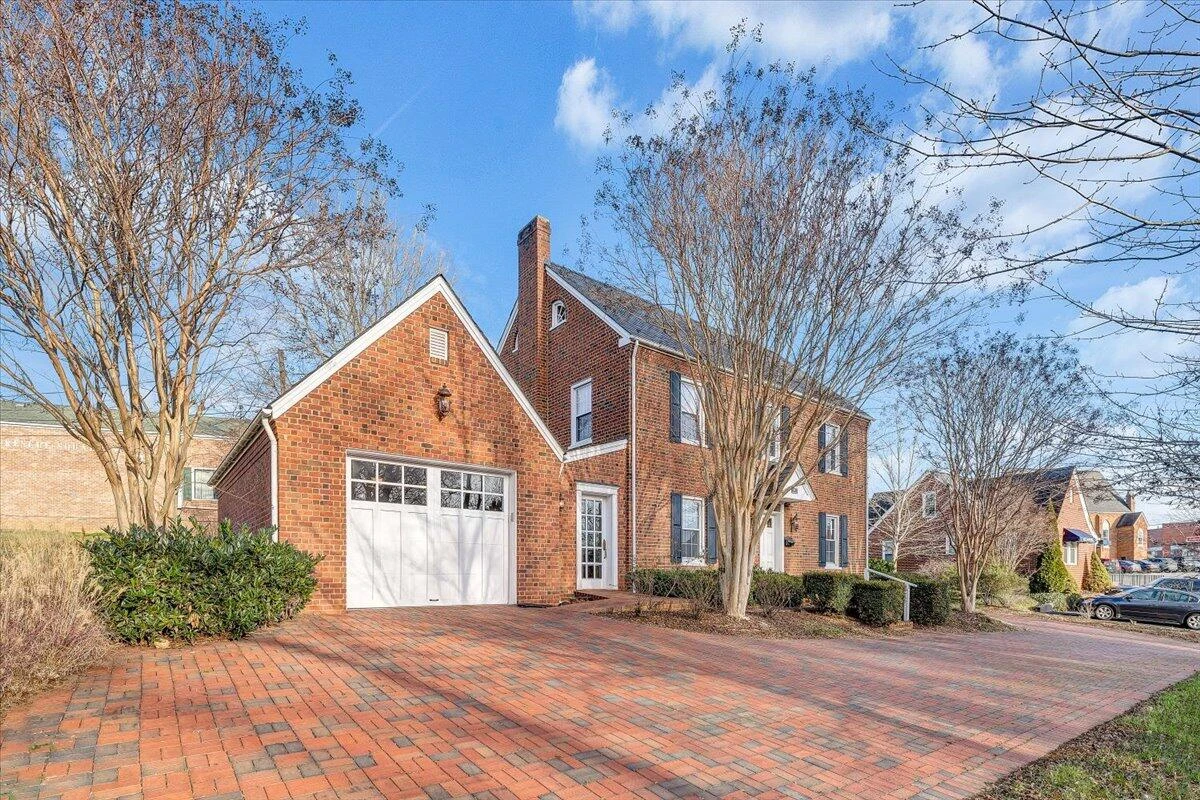 95 Floyd AVE