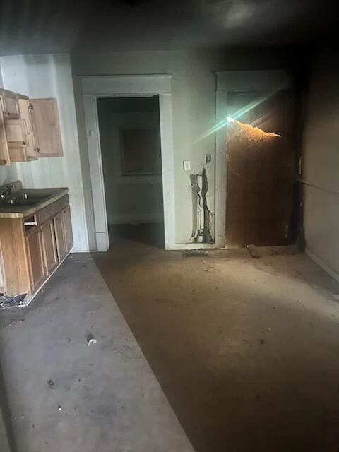 1528 Melrose AVE - Photo 3