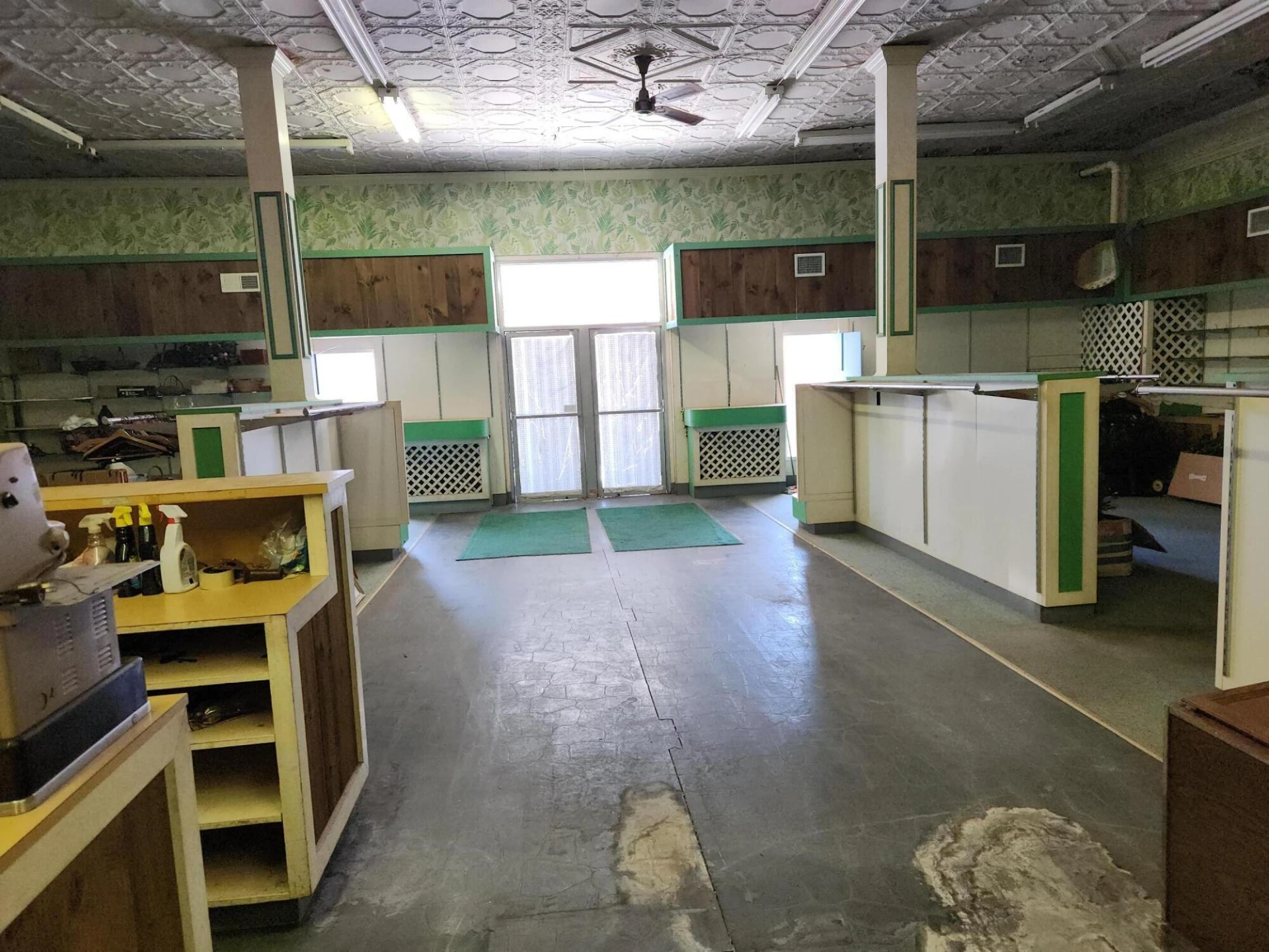 239 Maple AVE - Photo 10