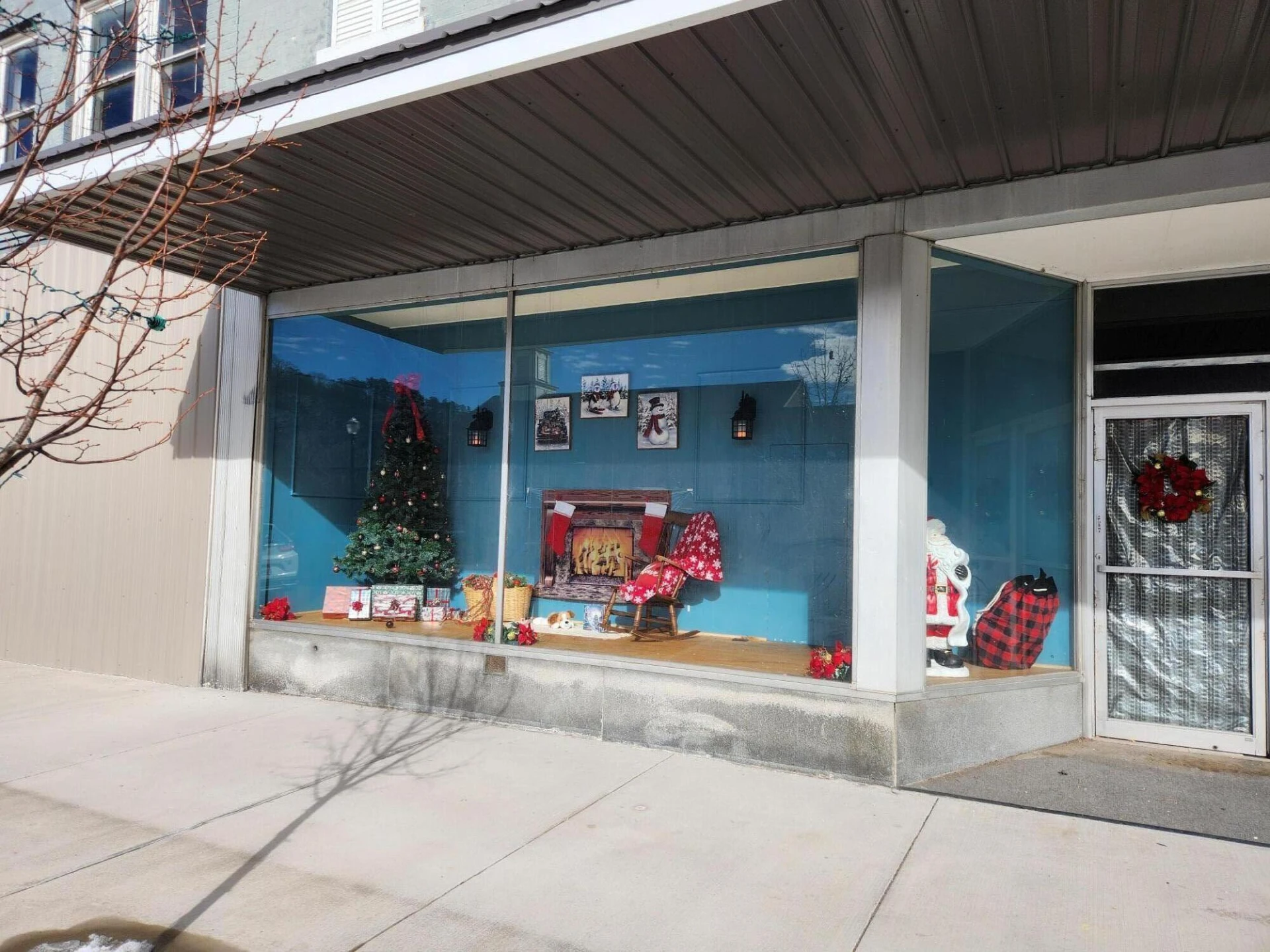 239 Maple AVE - Photo 2
