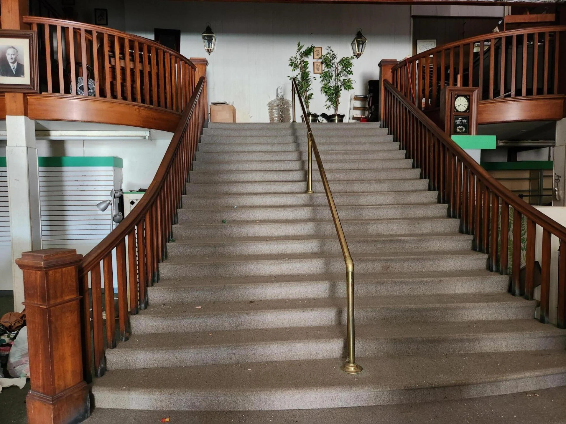 239 Maple AVE - Photo 5