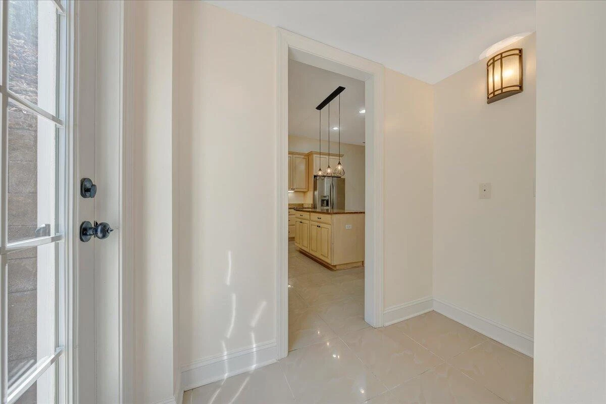 5931 Paddington CT - Photo 12