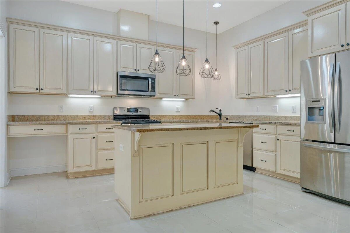 5931 Paddington CT - Photo 15